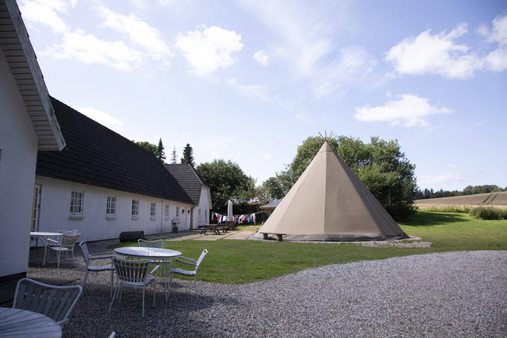 Tipi, natur, lokale, samvær, udendørs, Madlavning, teambuilding, vild med ild, kokkeri, udendørs aktivitet, mad over bål, bål mad, mad over bål fyn, mad over åben ild, bålmad fyn,