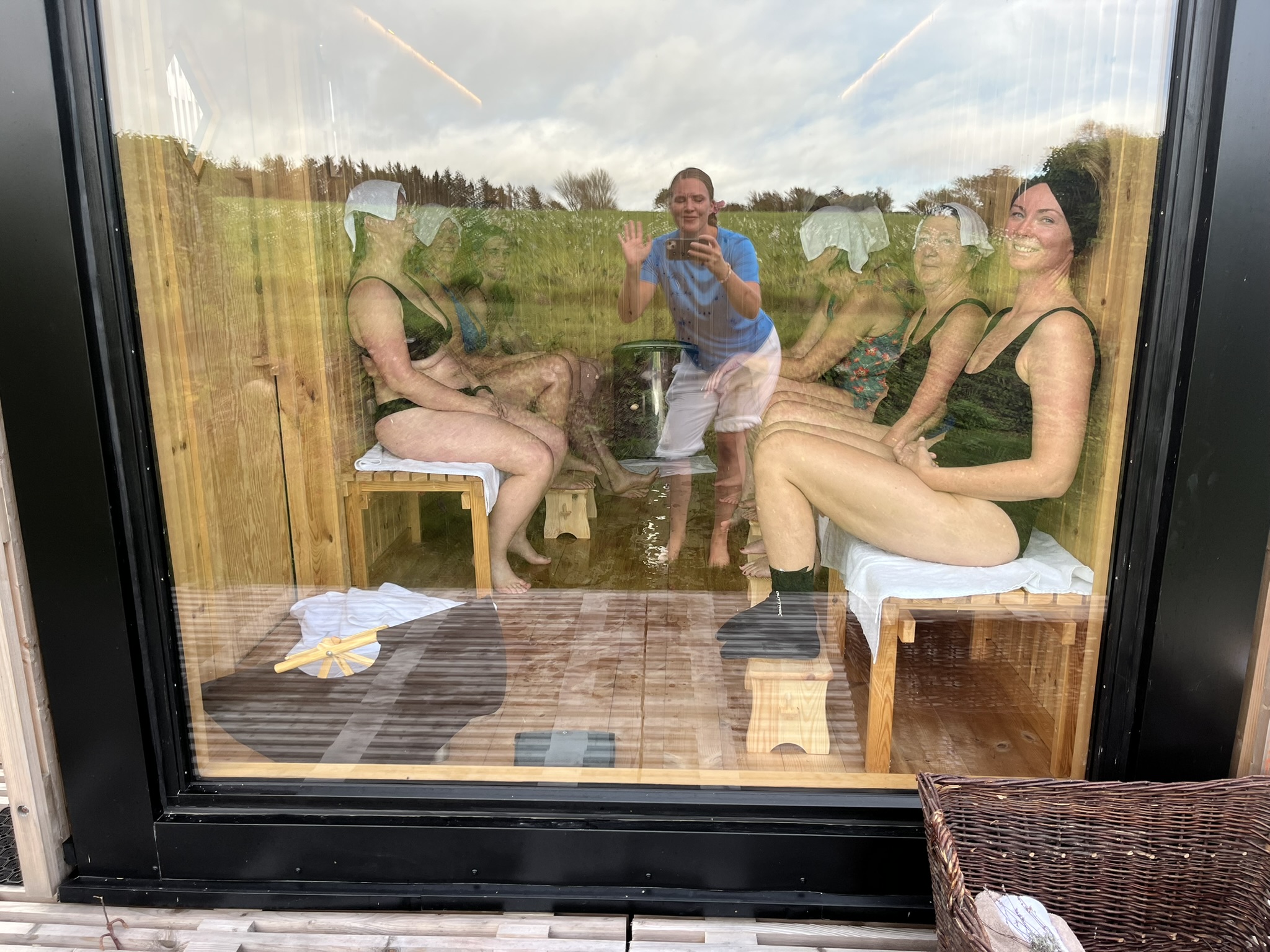 saunagus på gl. brydegaard, saunagus med sabrine, saunagus på fyn, saunagus assens, saunagus helnæs